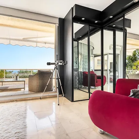 3 Bedroom With Shared Pool And Amazing Sea Views *