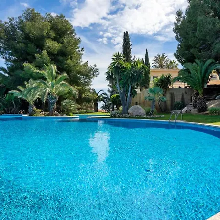 Villa 3 Bedroom With Shared Pool And Amazing Sea Views