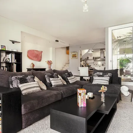 3 Bedroom With Shared Pool And Amazing Sea Views Sitges