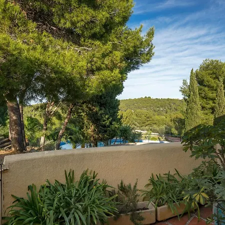 Villa 3 Bedroom With Shared Pool And Amazing Sea Views *